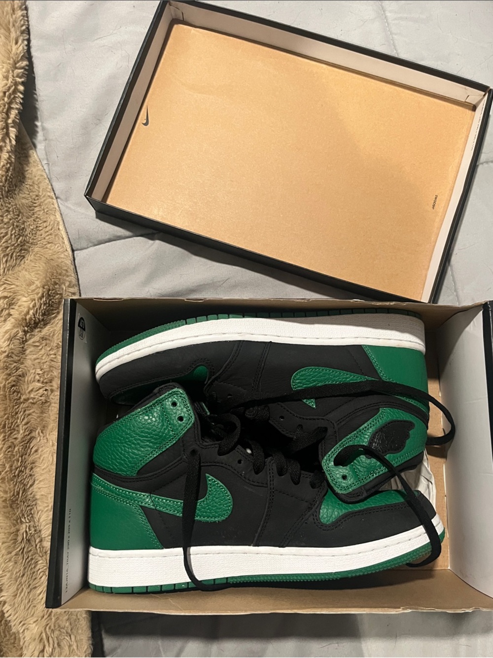 Nike Air Jordan 1 High “Pine Green” Size Youth 6.5/Women’s 8